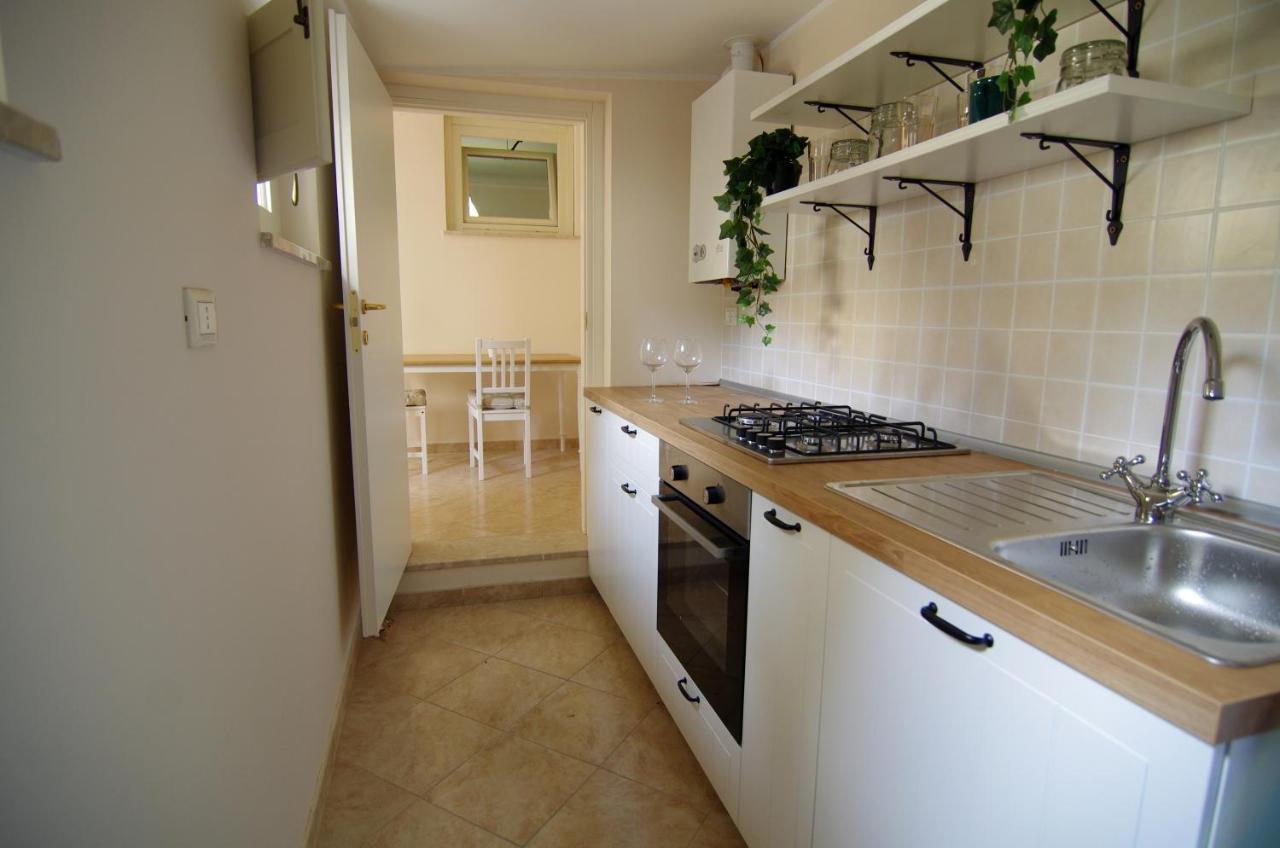 Cozy House Con Corte Privata In Centro Storico Aq LʼAquila Екстериор снимка