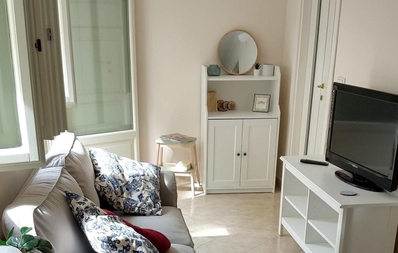 Cozy House Con Corte Privata In Centro Storico Aq LʼAquila Екстериор снимка