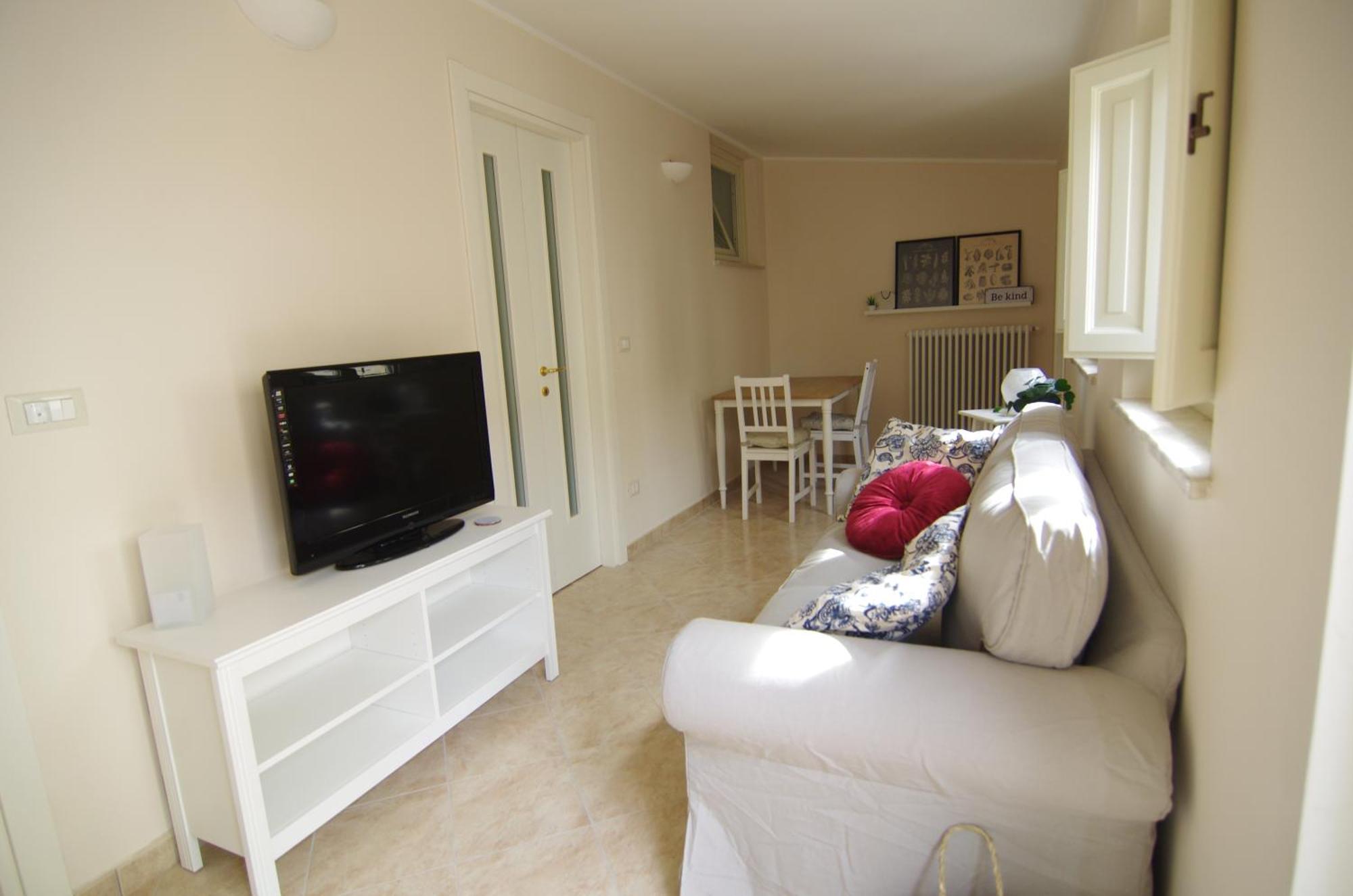 Cozy House Con Corte Privata In Centro Storico Aq LʼAquila Екстериор снимка